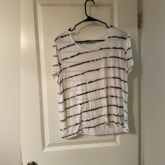 Simply Vera Vera Wang Tops - Simply Vera VERAWANG modern tee